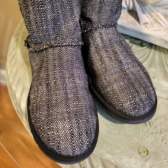 Ugg Canvas Woven Lace Up Boots 2822 - Picture 4 of 14